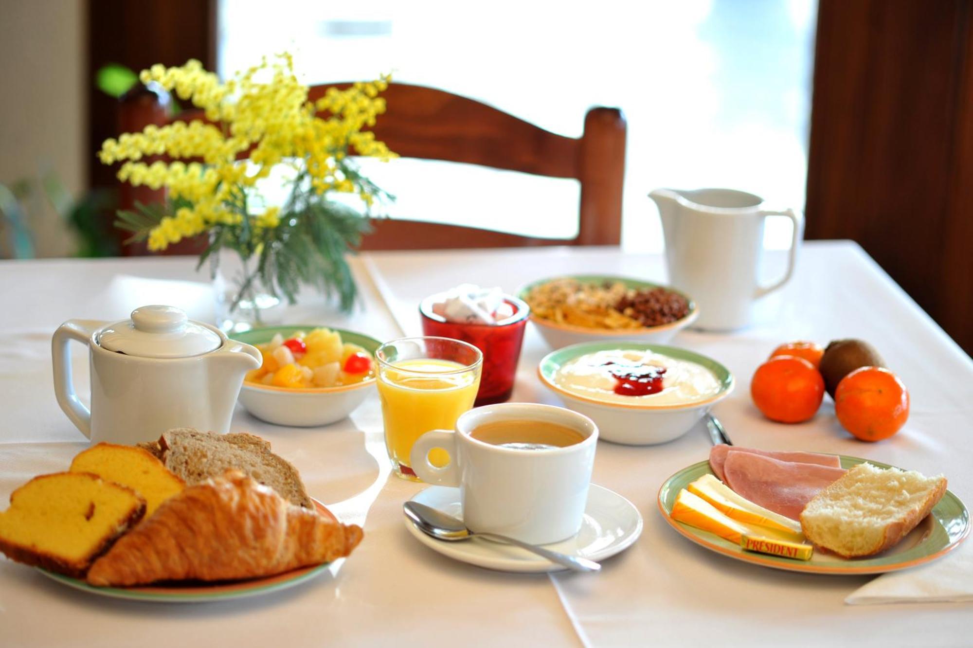 Brit Hotel Confort Pau Lons Luaran gambar