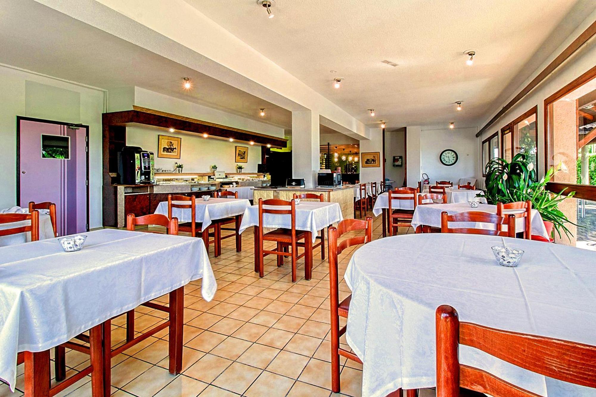 Brit Hotel Confort Pau Lons Luaran gambar