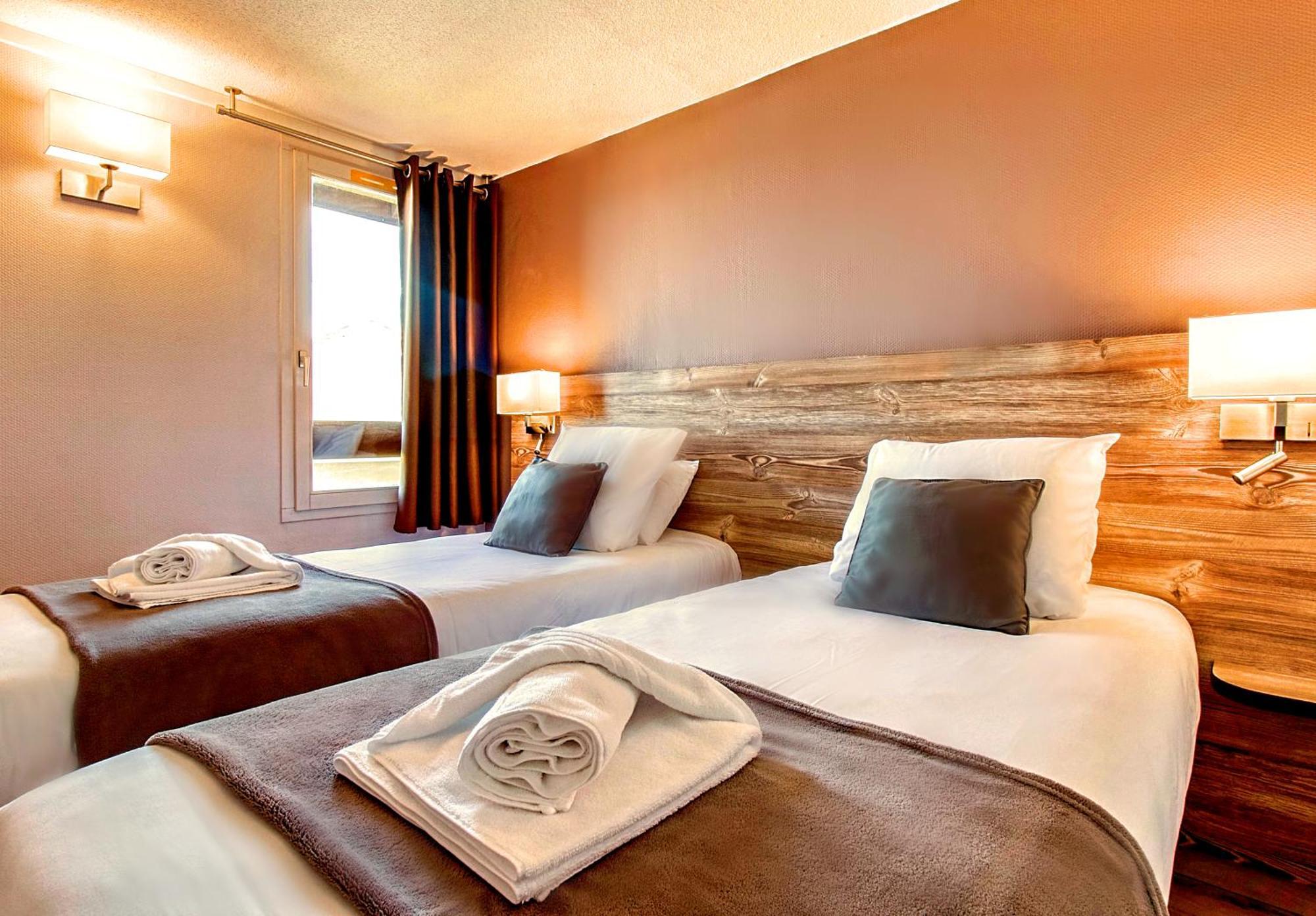 Brit Hotel Confort Pau Lons Luaran gambar