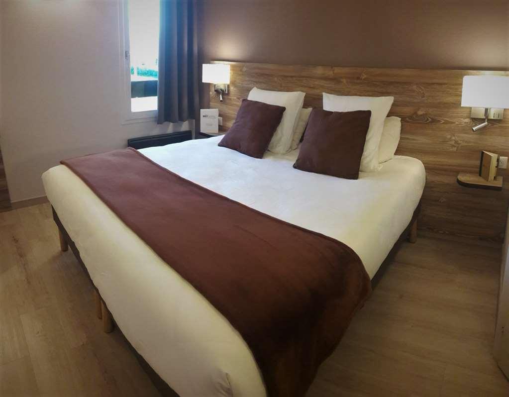 Brit Hotel Confort Pau Lons Bilik gambar