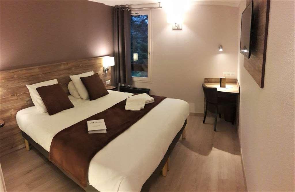 Brit Hotel Confort Pau Lons Bilik gambar