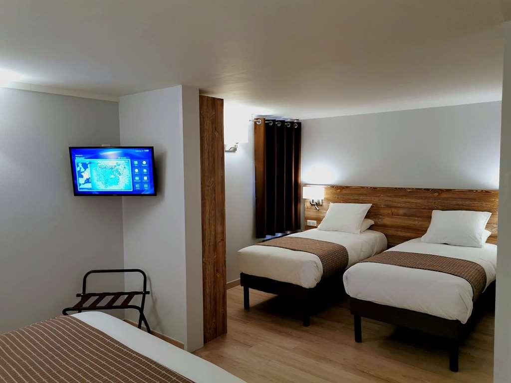 Brit Hotel Confort Pau Lons Bilik gambar