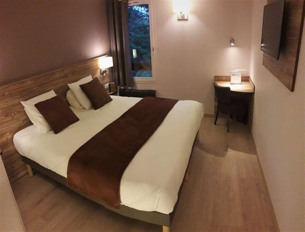 Brit Hotel Confort Pau Lons Bilik gambar