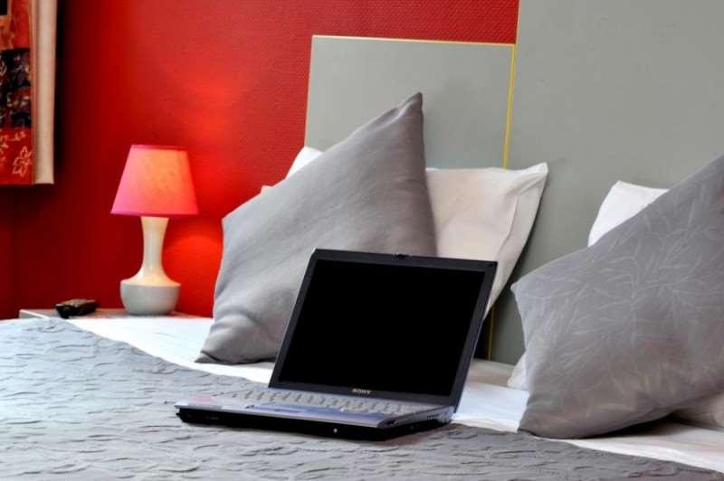 Brit Hotel Confort Pau Lons Bilik gambar